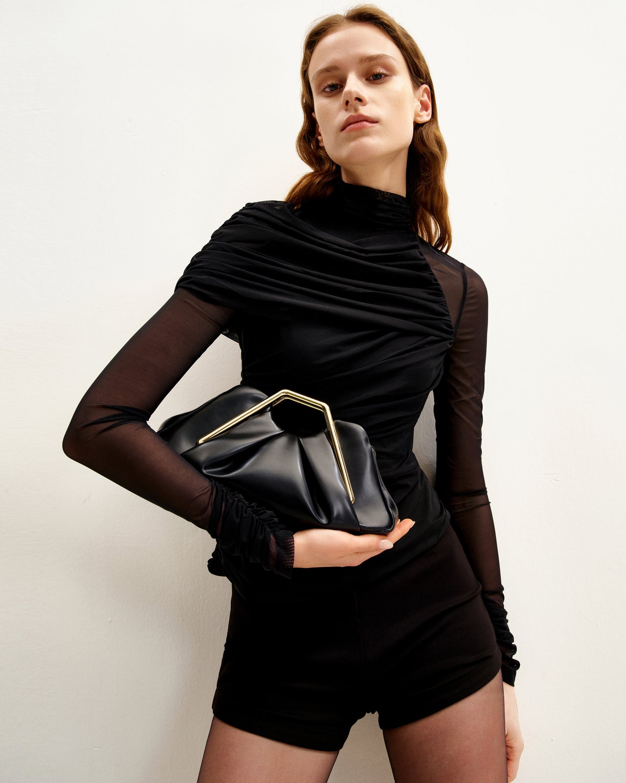 Lila 金屬框架手拿包 - 黑色