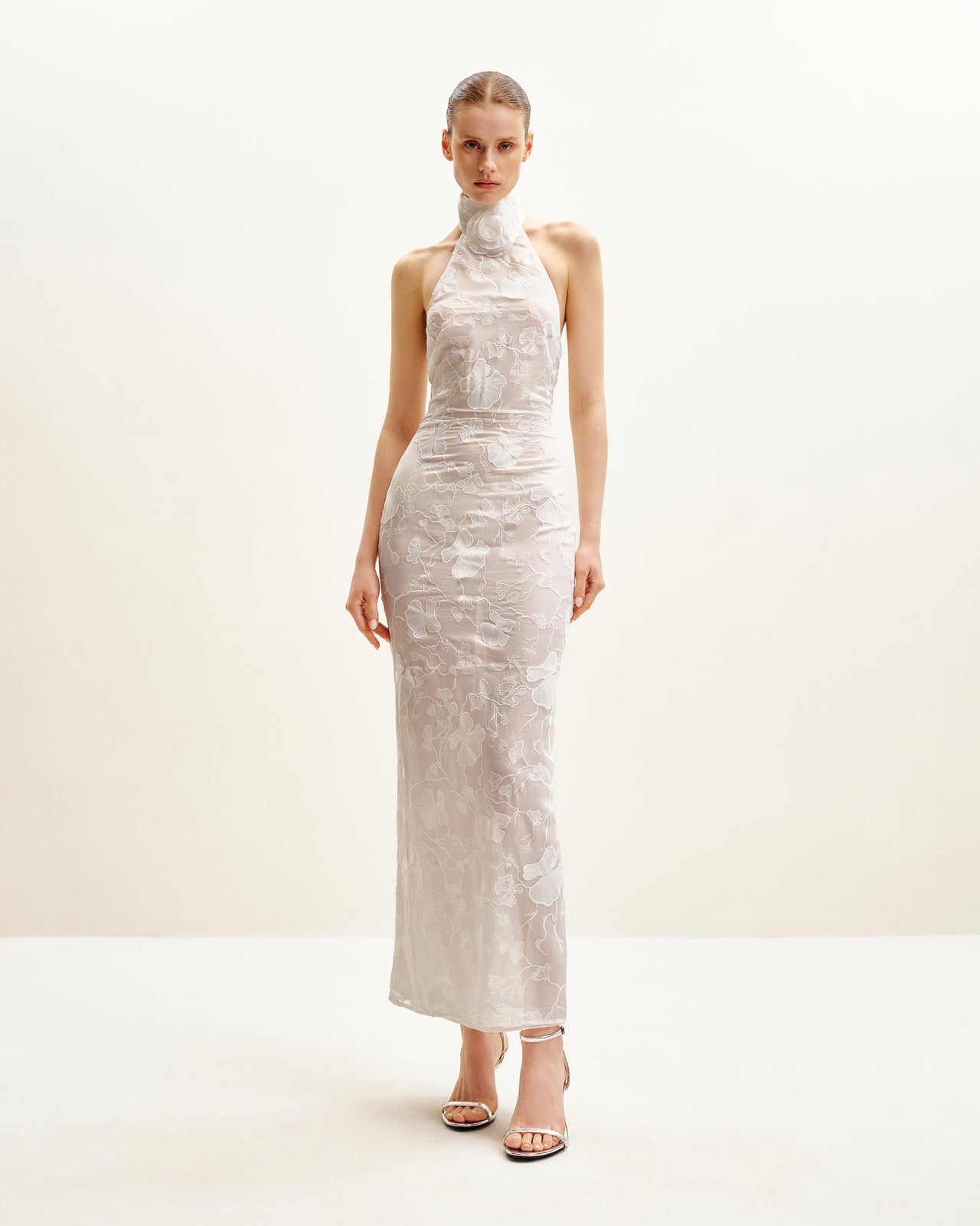 Uliana 白色花卉蕾絲掛脖長連衣裙 - 白色