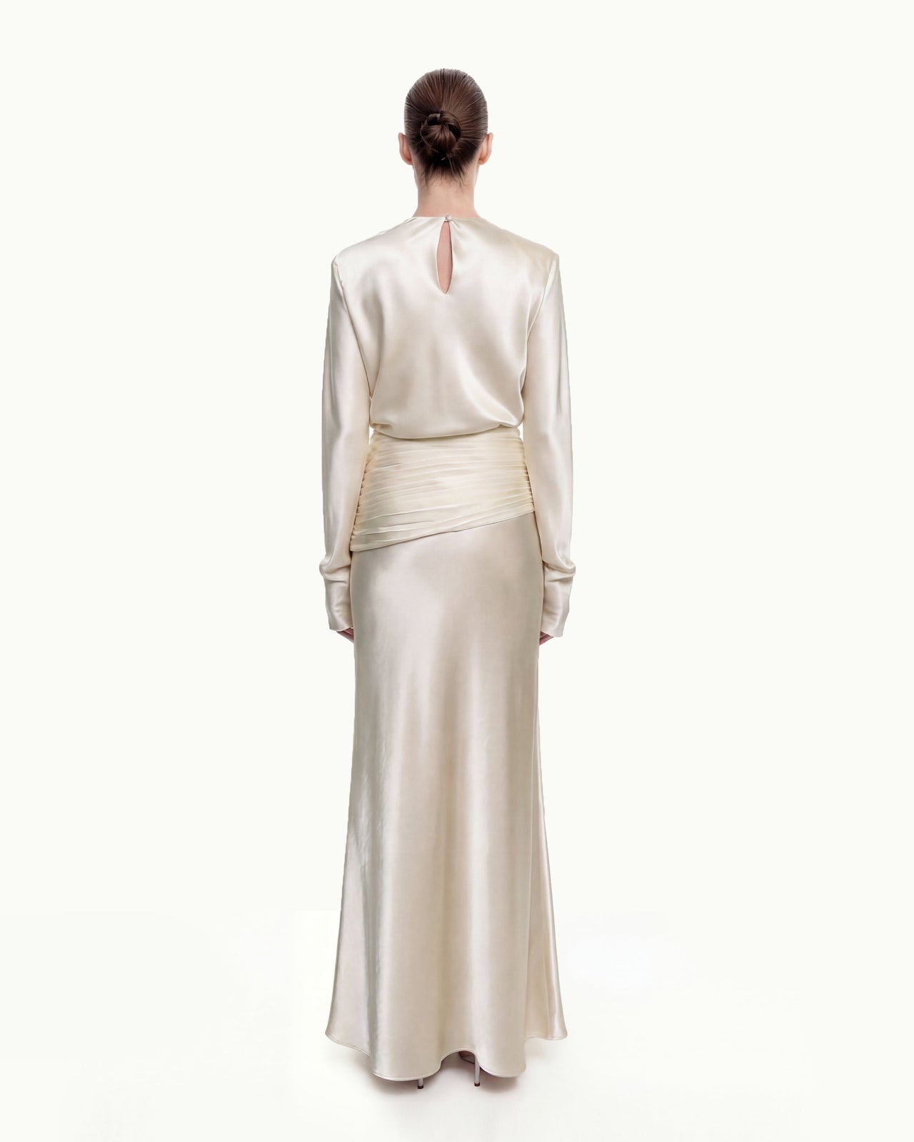 仿緞面垂墜長裙 - 米白色