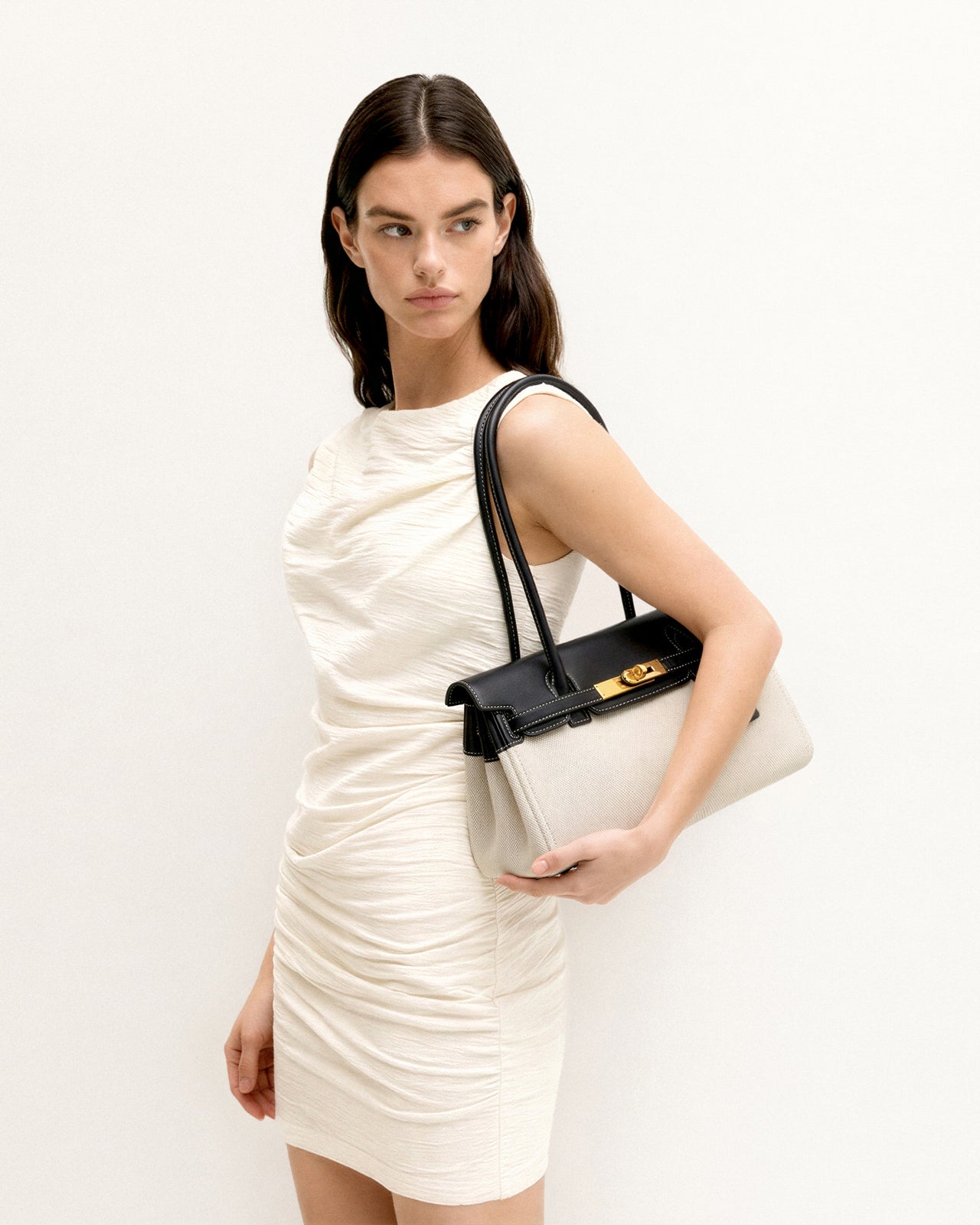 Yara 肩背袋 - 黑色帆布