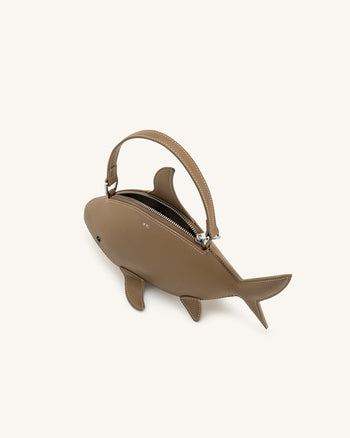 Nerys 鯊魚造型手袋 - 淺啡色