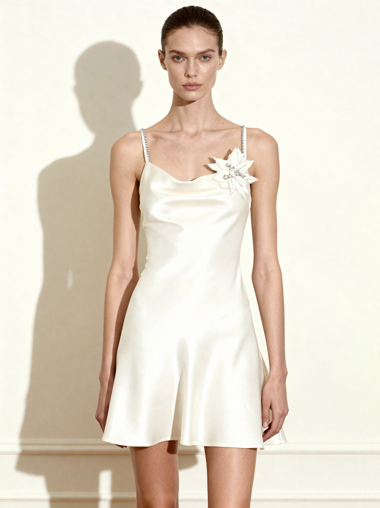 水晶花卉吊帶裙－白色