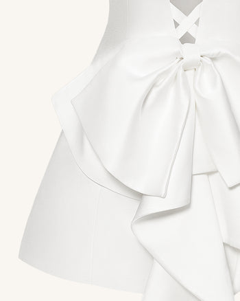 緞面露肩蝴蝶結背部迷你連身裙 - 白色