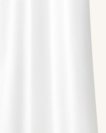 流光緞面美人魚長半截裙 – 白色