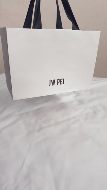 Jayla 金屬吊飾點綴肩揹袋－深酒紅色