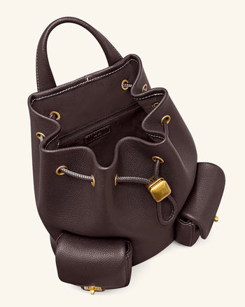 Avery 鵝卵石紋抽繩實用背包 – 深啡色