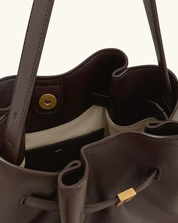 Clara 鎖飾水桶肩袋 - 摩卡啡